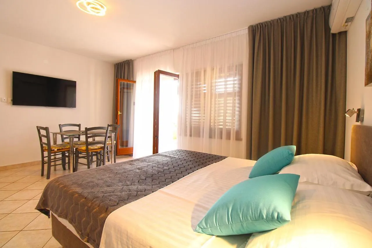 Apartment Rajka 2277 Premantura Croatia