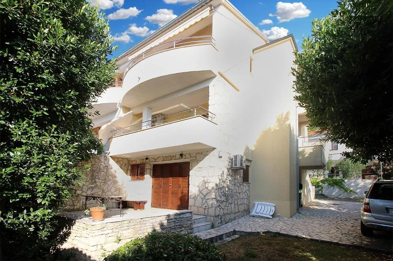 Apartment Rajka 2277 Premantura